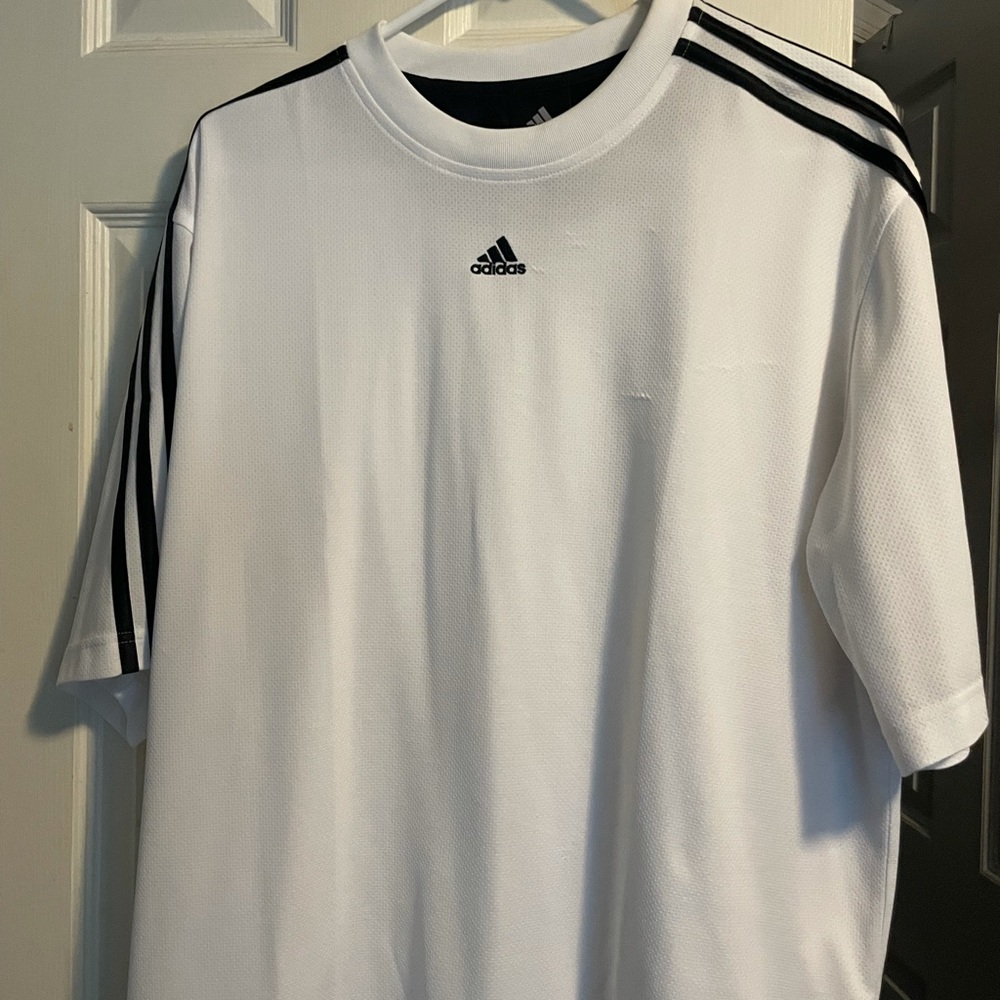 VINTAGE ADIDAS TEE (Size L)